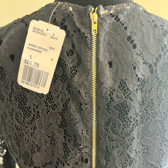 Elegant Black Laced Long Sleeve Crop Blouse with Fitted Design - Picture 6 of 6